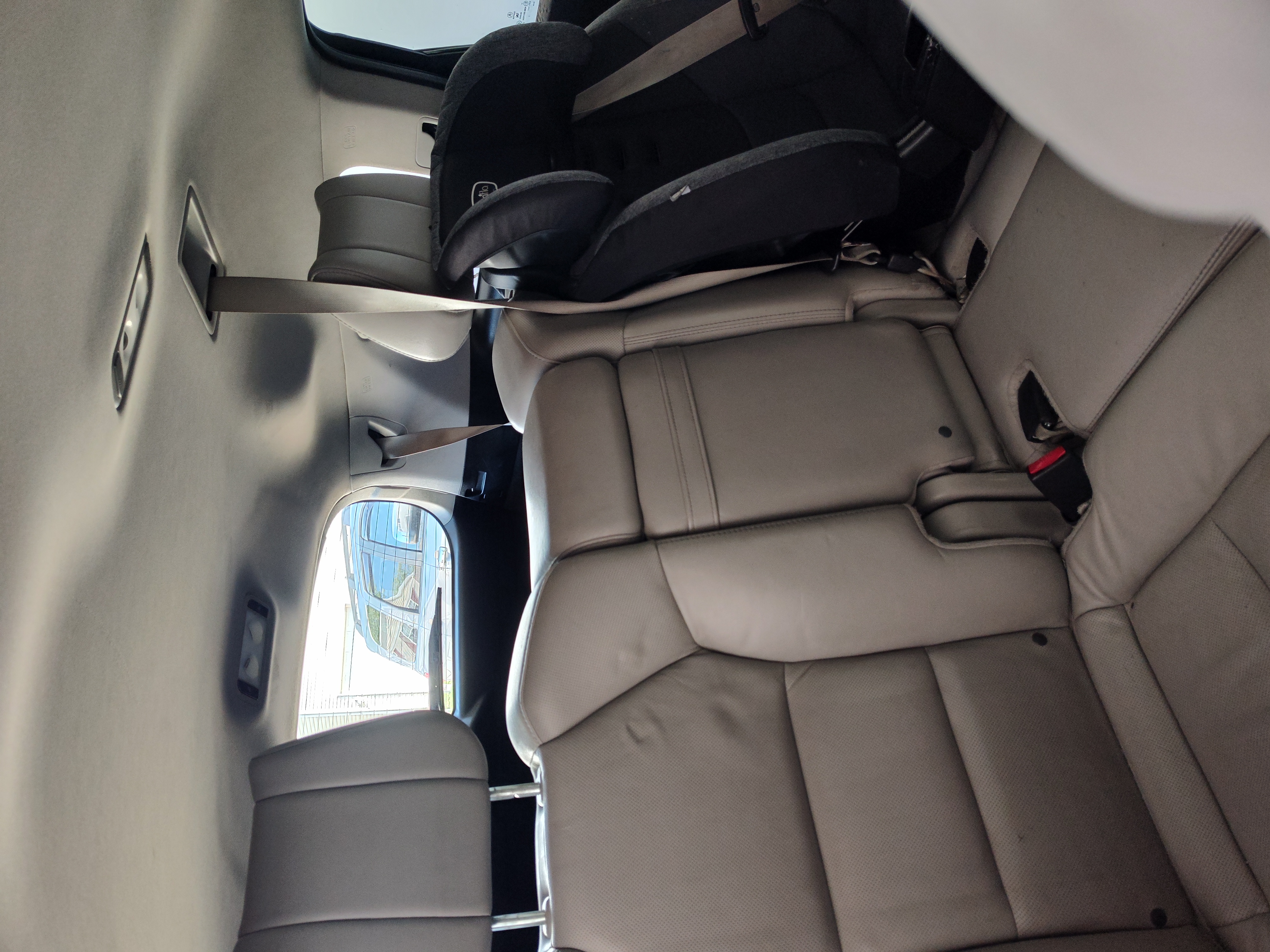 MDX 2a fila con sillas niños